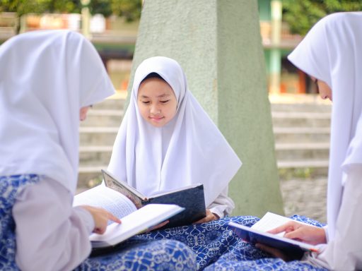 Hati yang Terjaga, Muslimah yang Bahagia