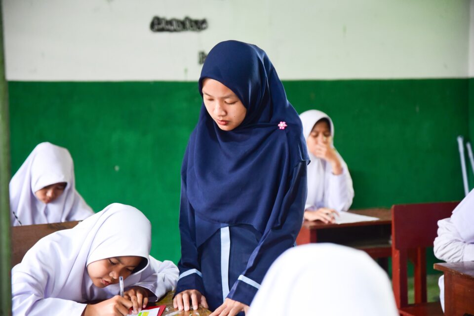 UJIAN - MELATIH SANTRI DALAM PEMAHAMAN BELAJAR