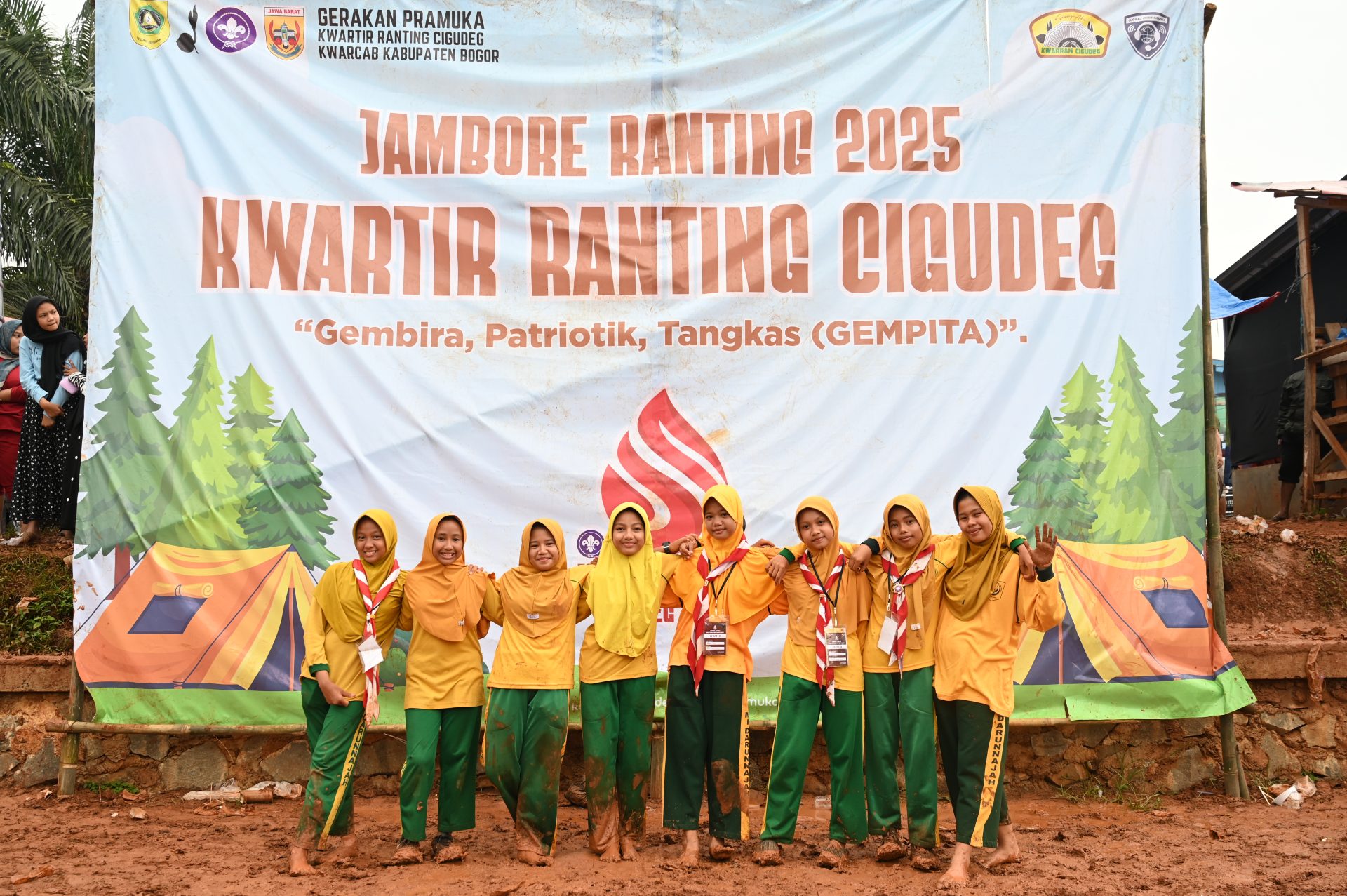 JAMBORE RANTING (JAMRAN) : Semarak Kelas 6 MI Darunnajah 2 Ikuti Kemah Diatas Tanah Merah
