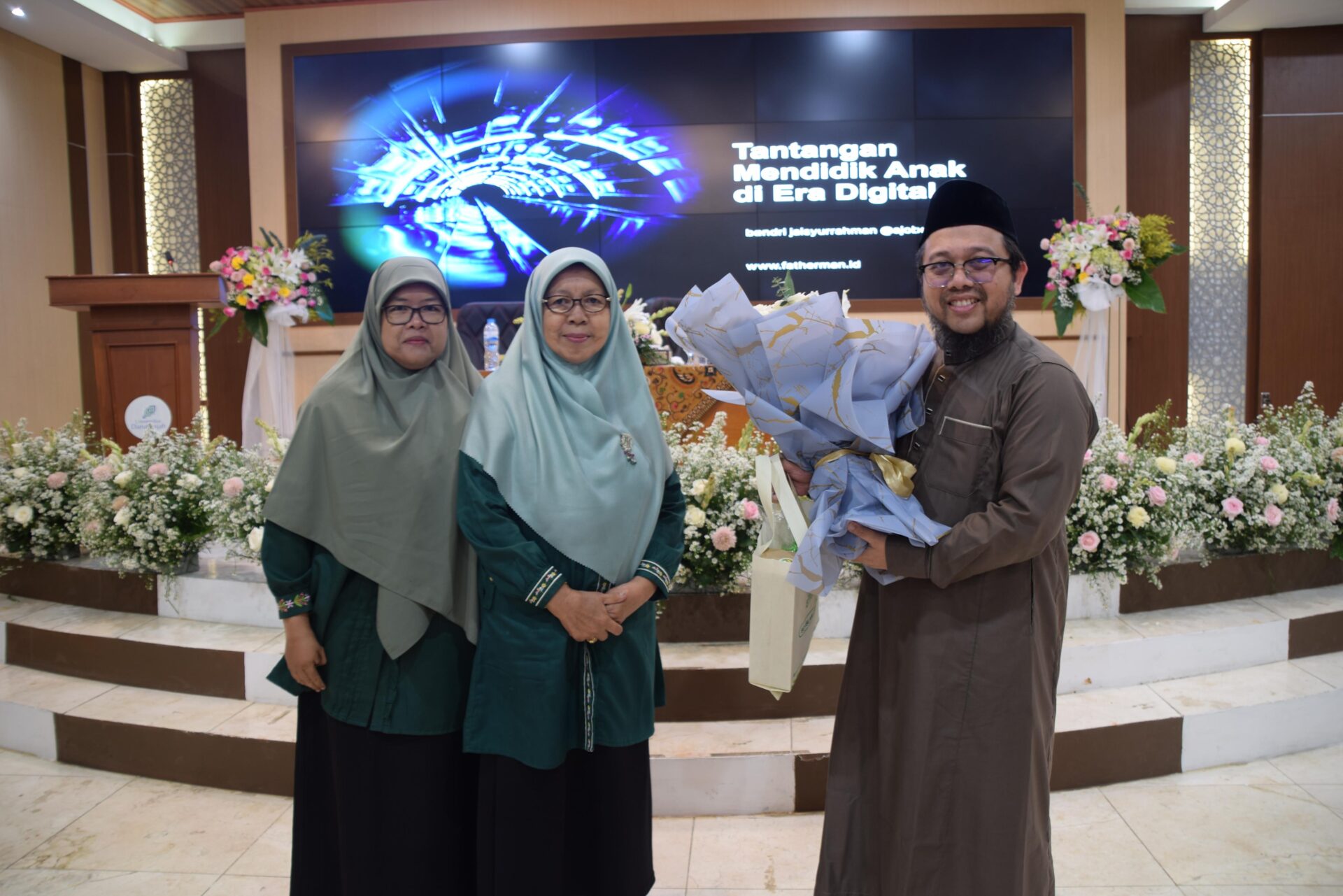 Seminar Parenting Tantangan Mendidik Anak di Era Digital Cerdas & Bijaksana Bersama Narasumber Ust. Bendri Jaisyurrahman