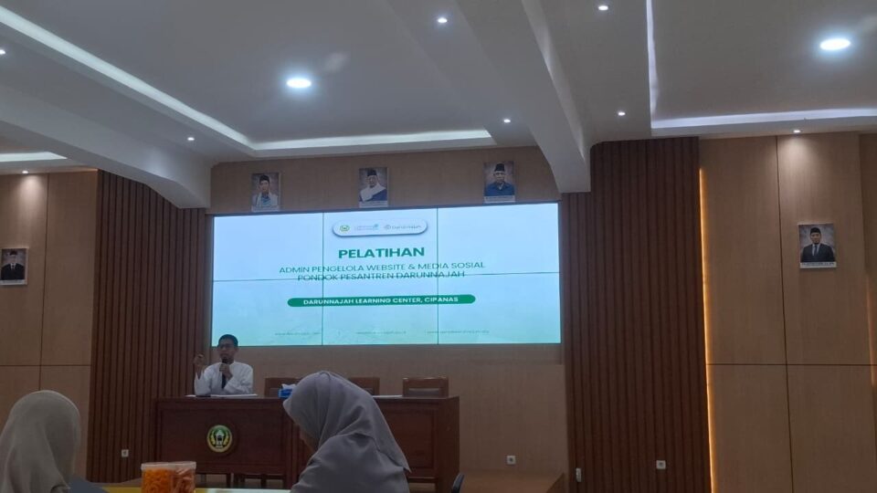 Pelatihan Admin Website Dan Media Sosial Darunnajah 2025