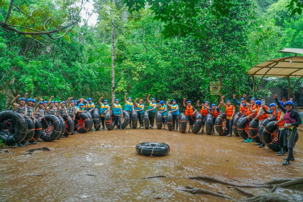 Serunya Outbound Santri Akhir Nurul Ilmi Darunnajah 14 di Wisata Alam Kampoeng 165 - Menguatkan Kebersamaan dan Semangat Juang