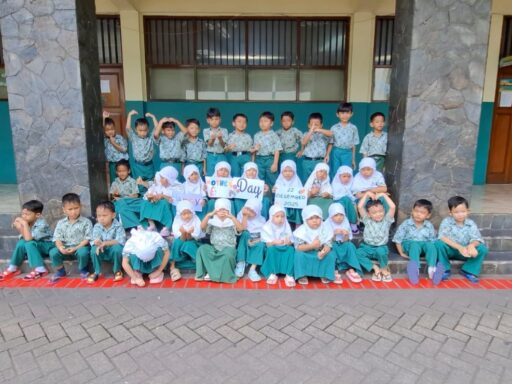 Peringatan Hari Ibu di TK Islam Darunnajah 1