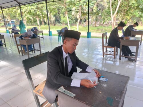 Santri Kelas 6 TMI Al-Harokah Darunnajah 12 Dumai Jalani Ujian Nihai Tahap 1 dengan Penuh Semangat dan Atmosfer Ilmu