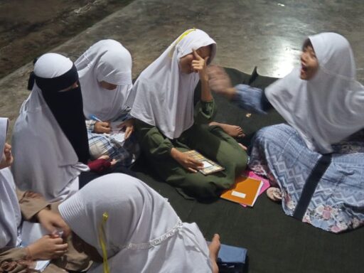 Pondok Pesantren Al-Harokah Darunnajah 12 Dumai Berlatih Intensif untuk Kompetisi Dramaa Berbahasa Arab dan Inggris