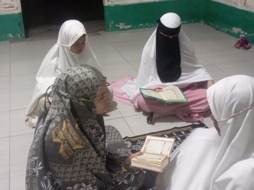 Khazanah Halaqoh Mengaji,  Tradisi Mulia Santri Al-Harokah Darunnajah 12 Dumai