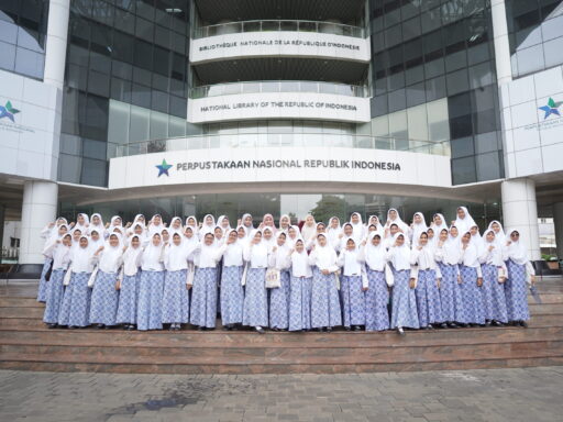 Bangun Budaya Baca, Santri Annur Darunnajah 8 Kunjungi Tiga Pusat Literasi