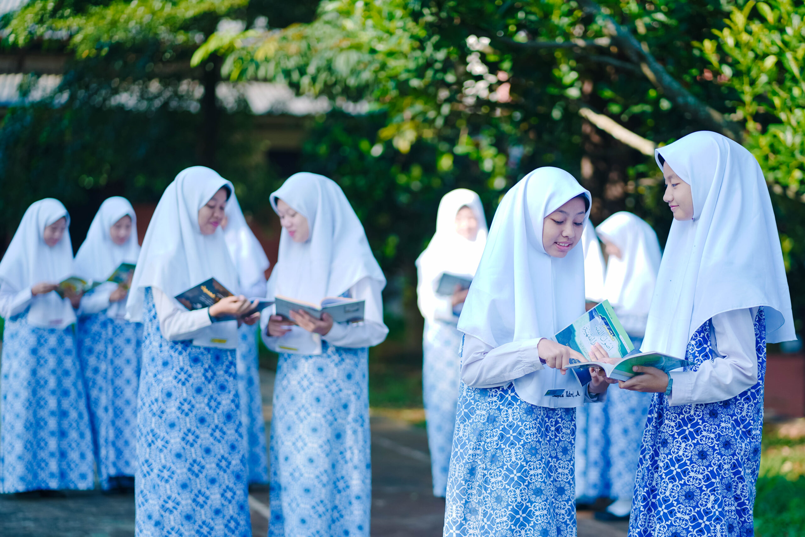 Lebih dari Sekadar Ngaji: 7 Skill Hidup "Mahal" yang Cuma Didapatkan Santri