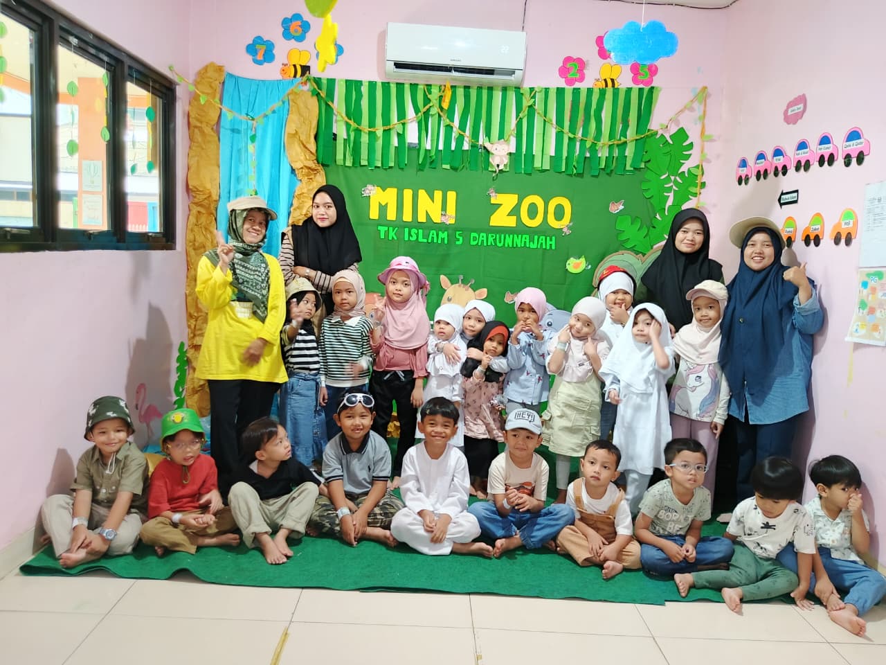 Keseruan Mini Zoo di TK Islam 5 Darunnajah: Belajar Kasih Sayang Melalui Hewan Peliharaan