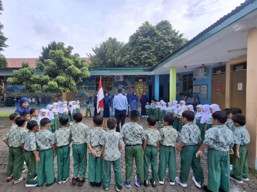 Semester Genap Dimulai dengan Semangat Nasionalisme, RA/PAUD Darunnajah 10 Gelar Upacara Bendera