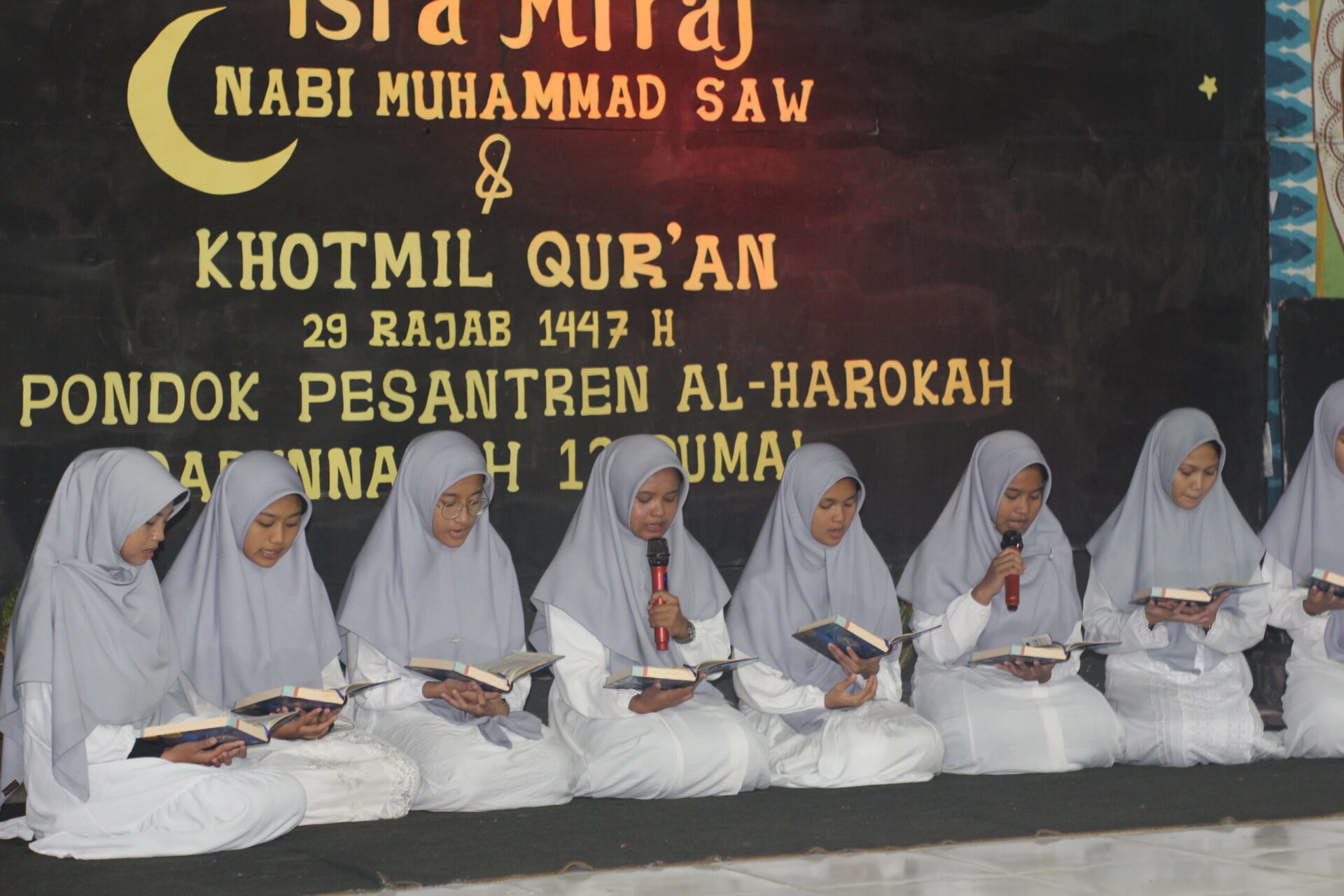 Isra Mi’raj dan Khatmil Qur’an Menguatkan Spirit Santri Al-Harokah Darunnajah 12 Dumai