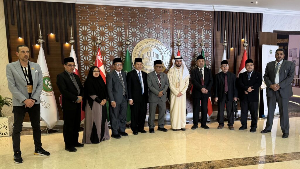 Jalin Kerja Sama Global, 10 Akademisi Ikuti Forum Ilmiah Internasional Bahasa Arab Ke-8 di Sharjah