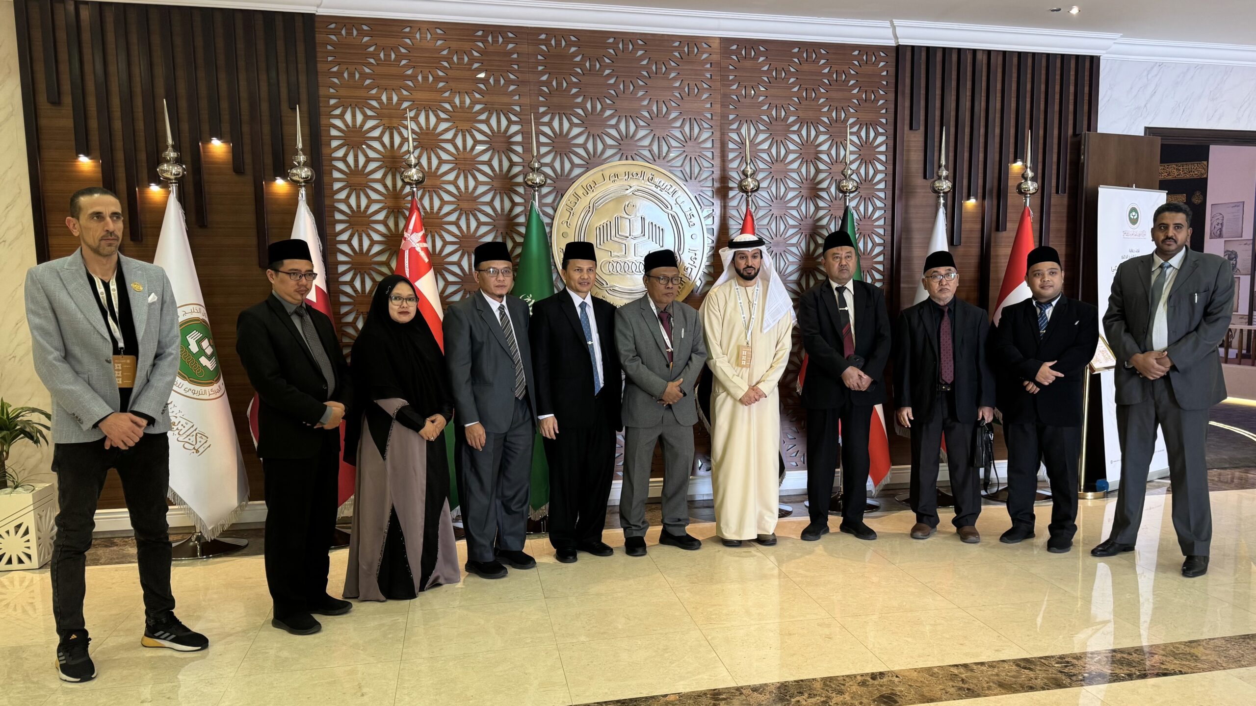 Jalin Kerja Sama Global, 10 Akademisi Ikuti Forum Ilmiah Internasional Bahasa Arab Ke-8 di Sharjah