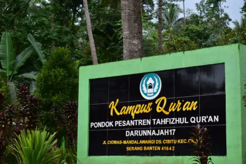Pondok Pesantren Tahfizhul Qur'an Ummul Mu'minin Darunnajah 17 Ciomas, Banten