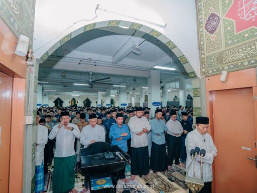 Shalat Ghaib, Santri dan Dewan Guru Darunnajah Doakan Almarhum K.H. Amal Fathullah Zarkasyi
