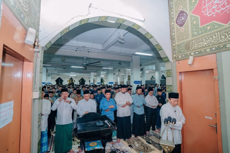 Shalat Ghaib, Santri dan Dewan Guru Darunnajah Doakan Almarhum K.H. Amal Fathullah Zarkasyi