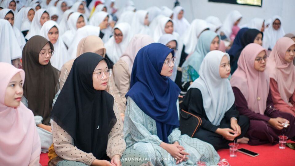 Isra’ Mi’raj di Darunnajah 9: Mengingat Perjalanan Nabi, Menguatkan Spirit Ibadah Santriwati