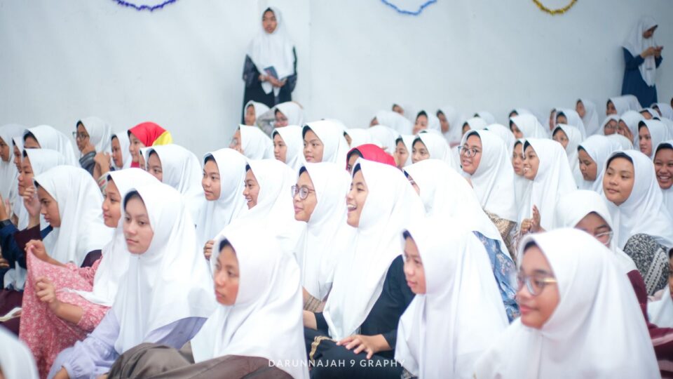 Isra’ Mi’raj di Darunnajah 9: Mengingat Perjalanan Nabi, Menguatkan Spirit Ibadah Santriwati