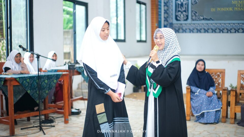 Isra’ Mi’raj di Darunnajah 9: Mengingat Perjalanan Nabi, Menguatkan Spirit Ibadah Santriwati