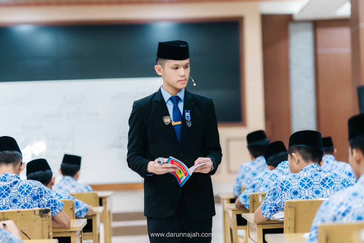 Amaliyah Tadris Perdana Santri Kelas Akhir TMI Darunnajah Tahun 2026