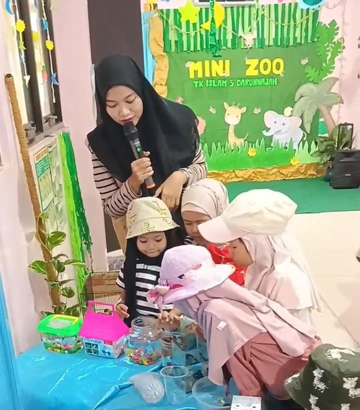 Keseruan Mini Zoo di TK Islam 5 Darunnajah: Belajar Kasih Sayang Melalui Hewan Peliharaan