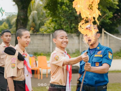 Santri Siaga: Ponpes Annur Darunnajah 8 Taklukkan 'Si Jago Merah'