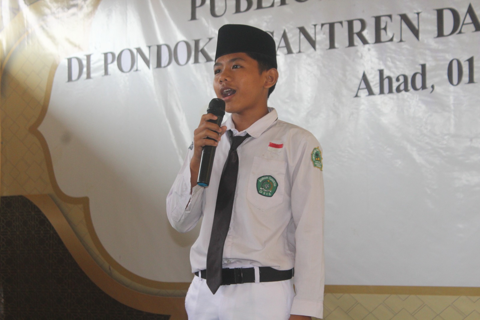 Asah Orasi dan Mental, Santri Darunnajah 23 Unjuk Gigi dalam Public Speaking Competition