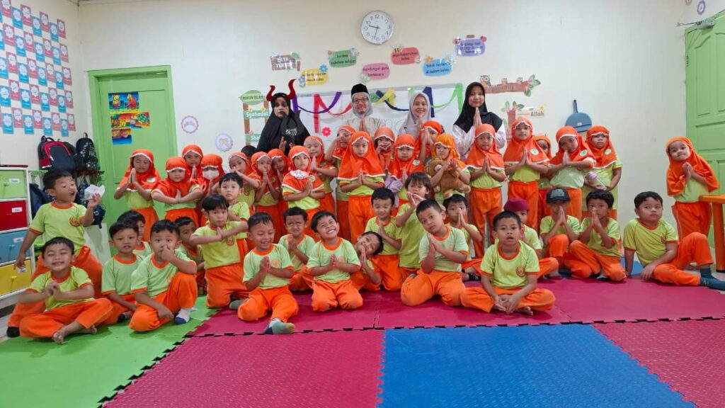 Menanamkan Cinta Ramadhan Sejak Dini: Semarak Tarhib Ramadhan di TK Islam Darunnajah 1
