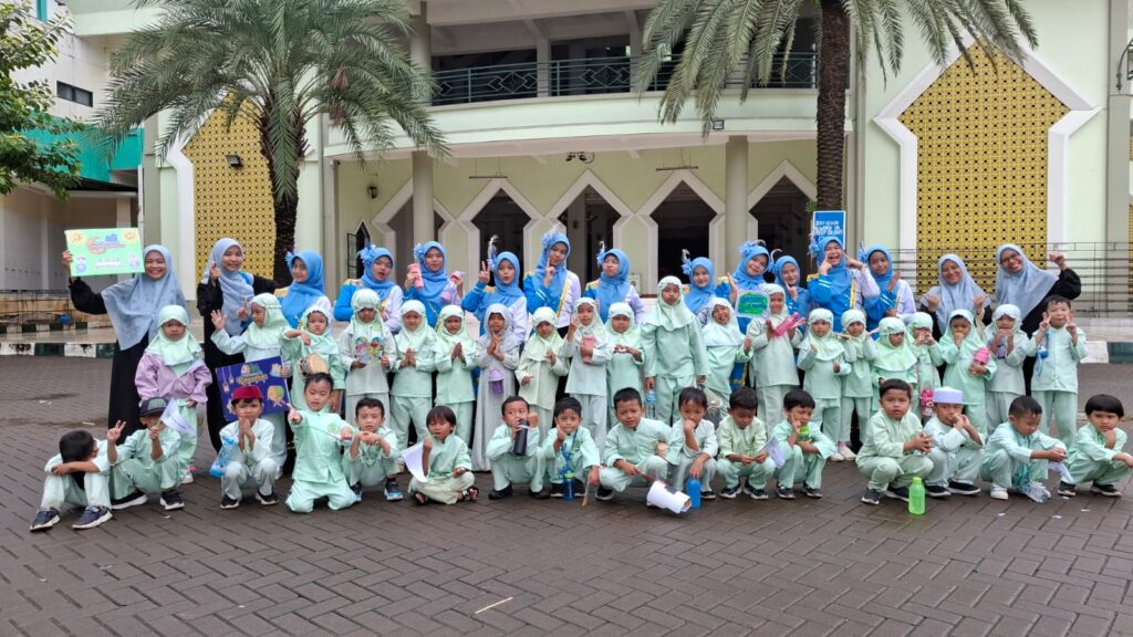 Menanamkan Cinta Ramadhan Sejak Dini: Semarak Tarhib Ramadhan di TK Islam Darunnajah 1