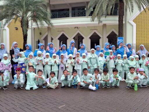 Menanamkan Cinta Ramadhan Sejak Dini: Semarak Tarhib Ramadhan di TK Islam Darunnajah 1