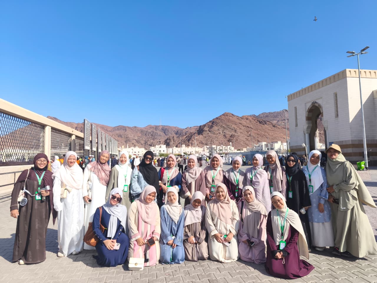Ziarah Ma'alim Peserta Dauroh Bahasa Arab ke-9 ke Masjid Quba dan Jabal Uhud