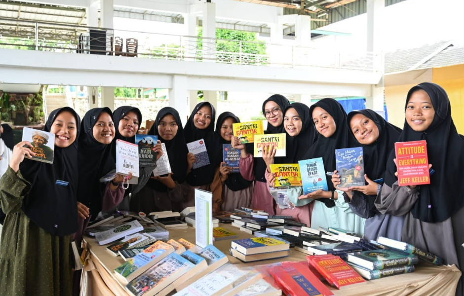 Literasi Islami Bergema di Pameran Buku Darunnajah