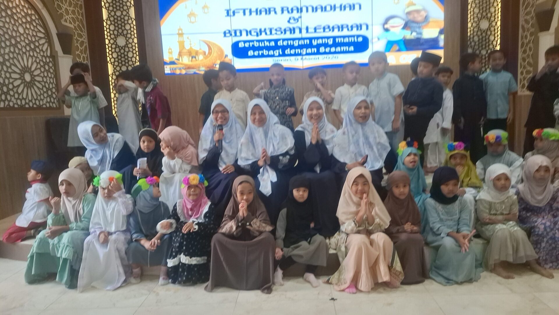Menebar Kebahagiaan di Bulan Ramadhan: TK Islam Darunnajah 1 Gelar Buka Bersama dan Santunan Anak Yatim