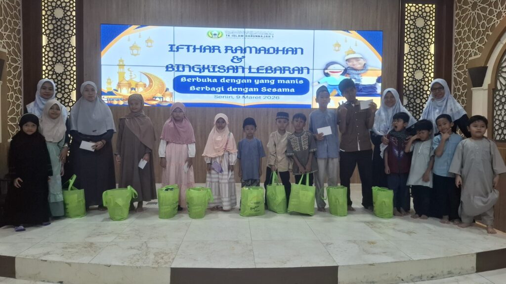 Menebar Kebahagiaan di Bulan Ramadhan: TK Islam Darunnajah 1 Gelar Buka Bersama dan Santunan Anak Yatim