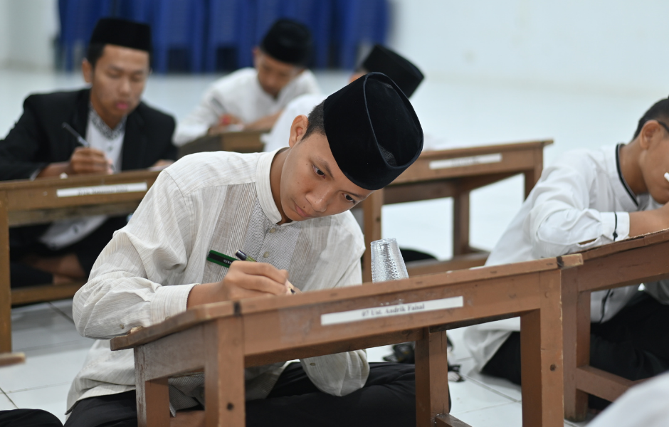 Santri Darunnajah Lestarikan Seni Kaligrafi Islami