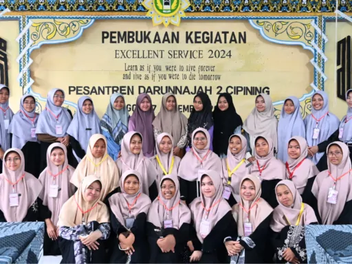 Pesantren Cetak Generasi Unggul dengan Program  Excellent Service