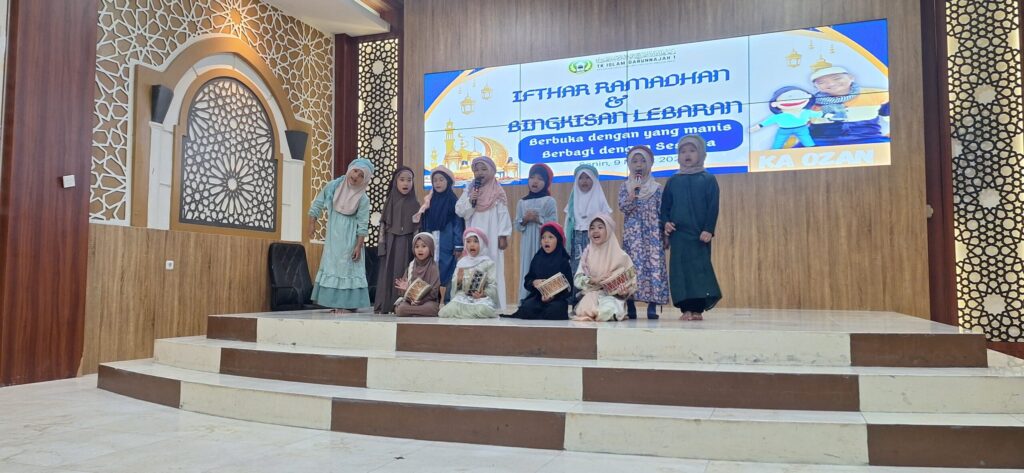 Menebar Kebahagiaan di Bulan Ramadhan: TK Islam Darunnajah 1 Gelar Buka Bersama dan Santunan Anak Yatim
