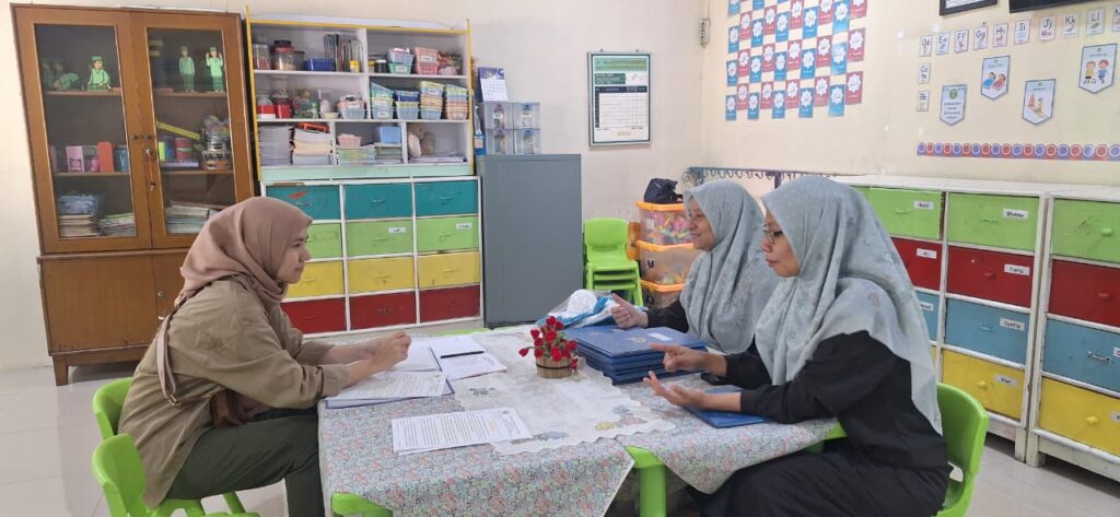 Mempererat Komunikasi Orang Tua dan Guru: TK Islam Darunnajah 1 Gelar Pelaporan Mid Semester 2