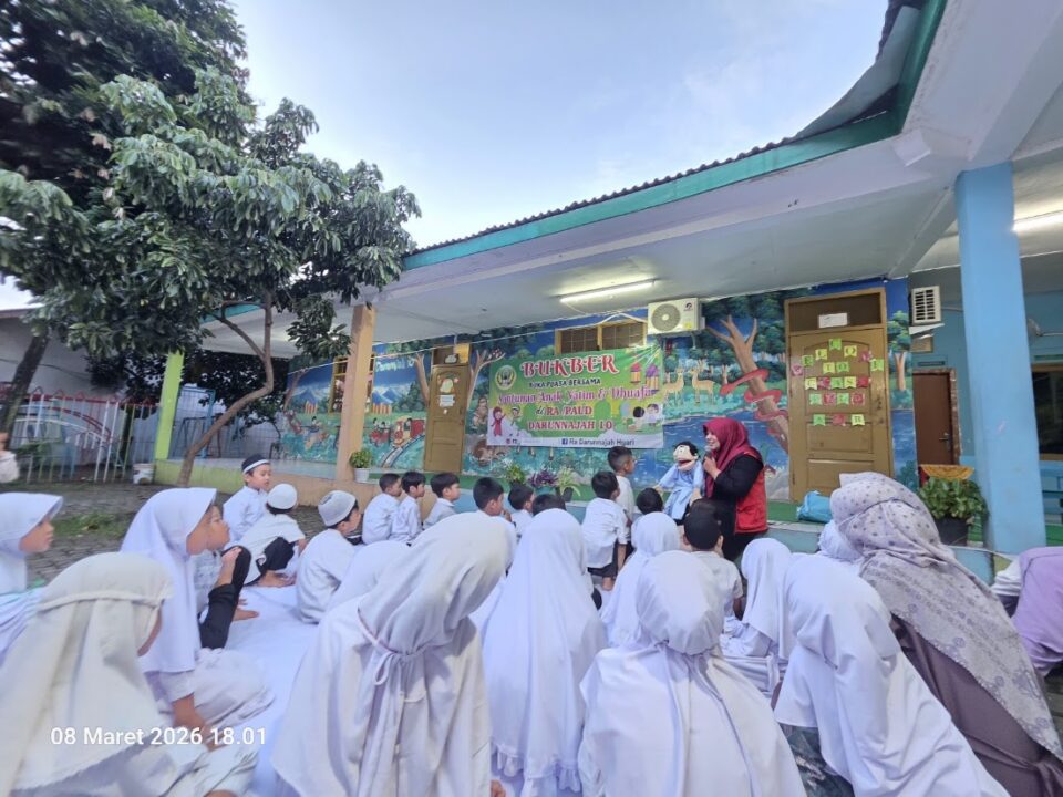 foto mendongeng bersama Mis Eliin