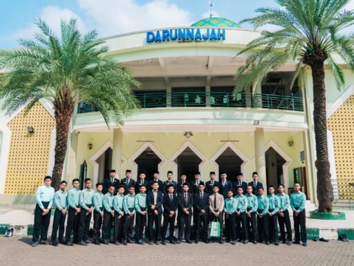 PONDOK PESANTREN DARUNNAJAH JAKARTA TERIMA KUNJUNGAN RIHLAH MUNADZOMAH ORGANISASI SANTRI AL-MUFLIHIN (OSAM)