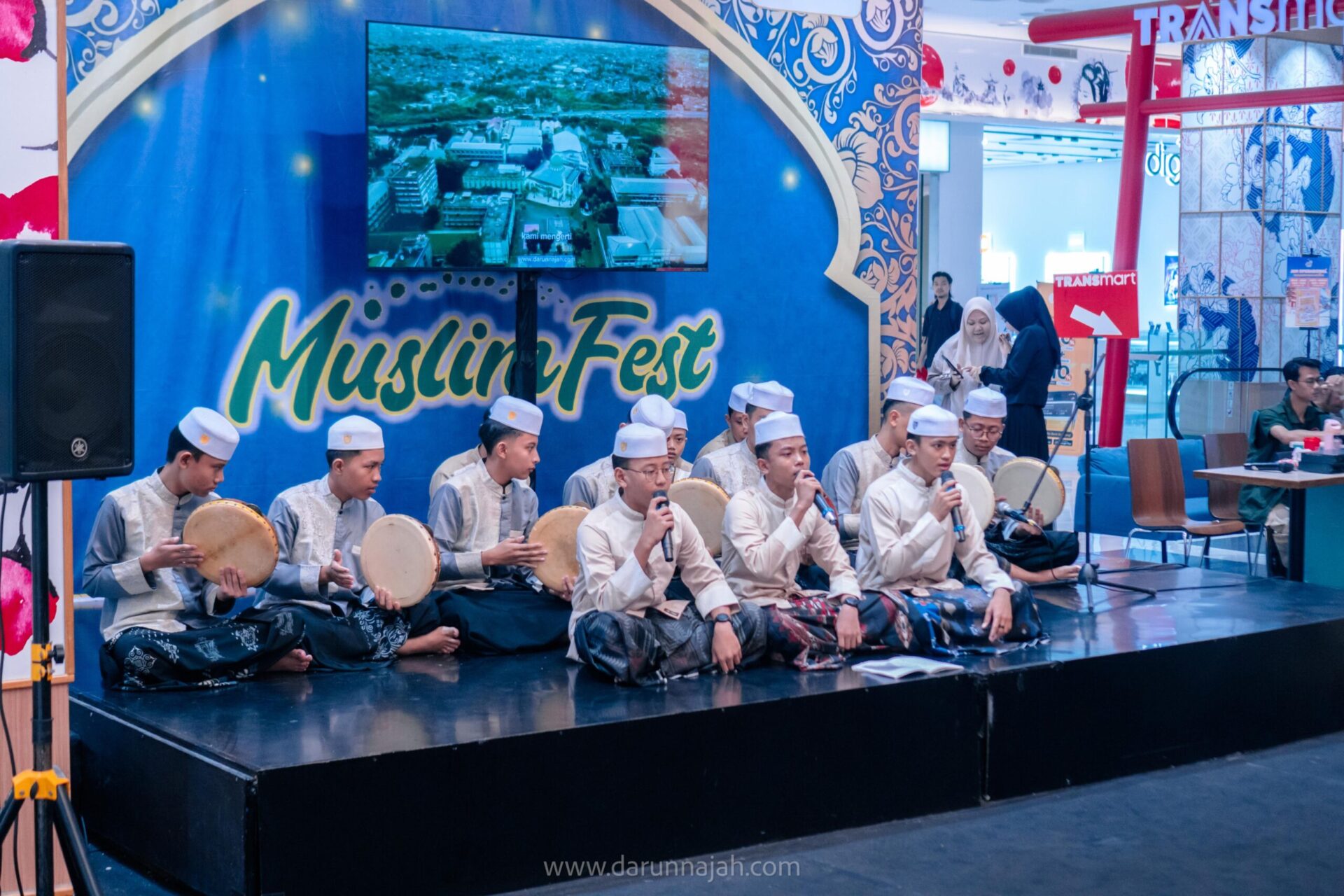 Santri Darunnajah Meriahkan Muslim Fest di Transpark Mall Bintaro