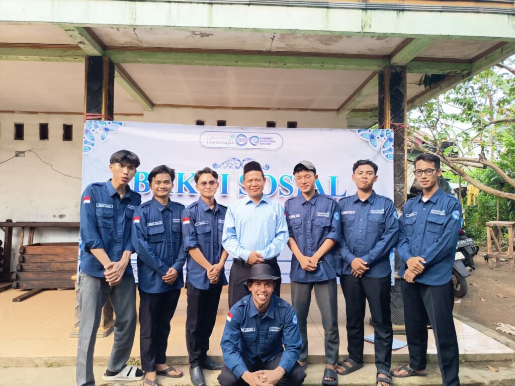BAKTI SOSIAL BADAN EKSEKUTIF MAHASISWA UNIVERSITAS DARUNNAJAH BOGOR