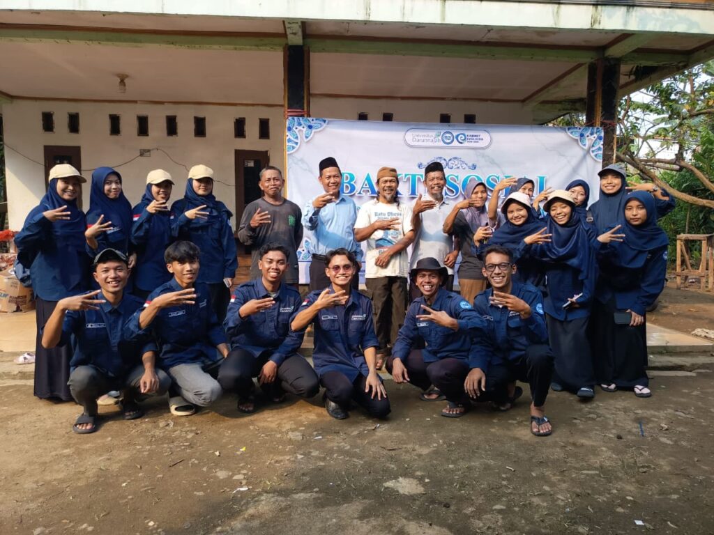 BAKTI SOSIAL BADAN EKSEKUTIF MAHASISWA UNIVERSITAS DARUNNAJAH BOGOR