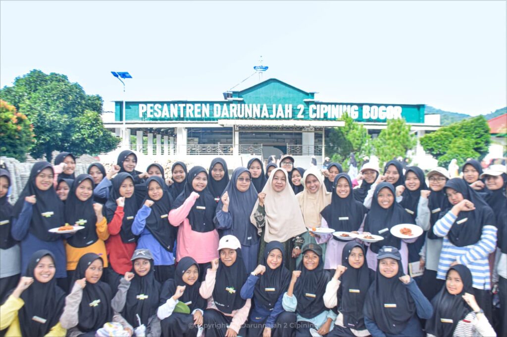 Gemuruh Takbir dan Semangat Berkurban, 207 Hewan Qurban  Disembelih di Pesantren Darunnajah 2 Cipining