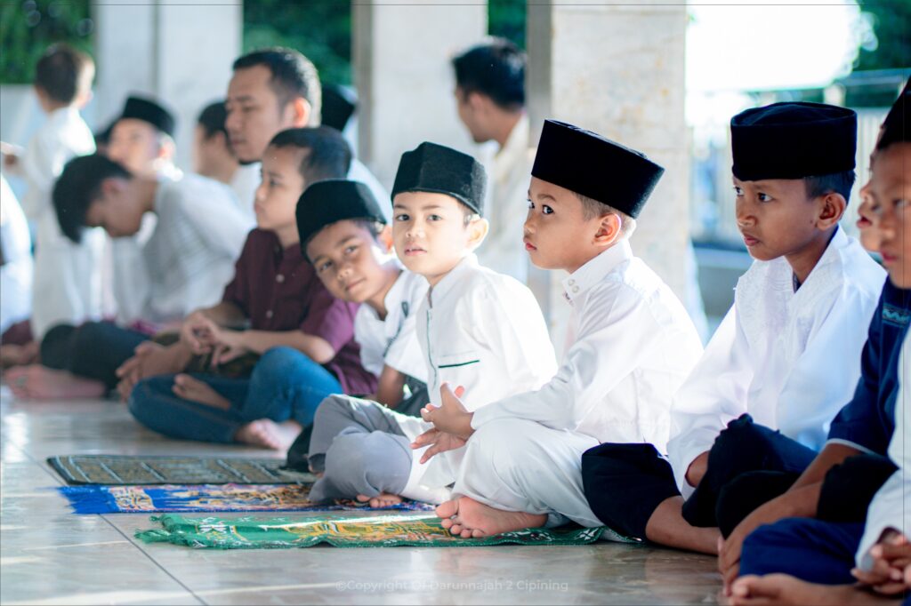 Gemuruh Takbir dan Semangat Berkurban, 207 Hewan Qurban  Disembelih di Pesantren Darunnajah 2 Cipining