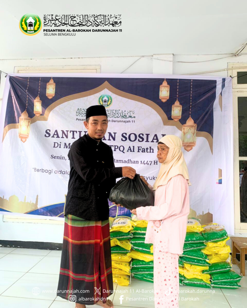Pesantren Al-Barokah Darunnajah 11 Salurkan Bantuan Sembako untuk 50 Warga Kurang Mampu