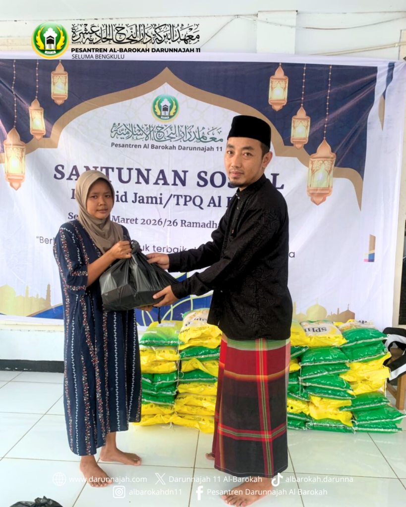 Pesantren Al-Barokah Darunnajah 11 Salurkan Bantuan Sembako untuk 50 Warga Kurang Mampu