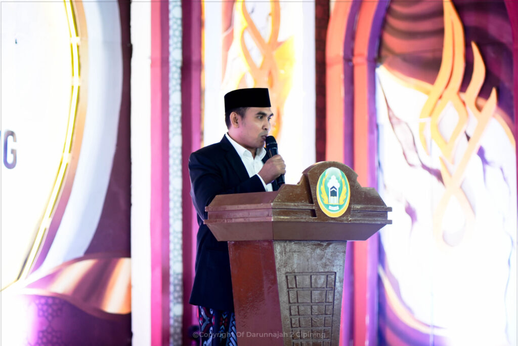 Santunan Sosial Ramadan: Ikhtiar Pesantren Darunnajah 2 Cipining Merawat Tradisi Berbagi