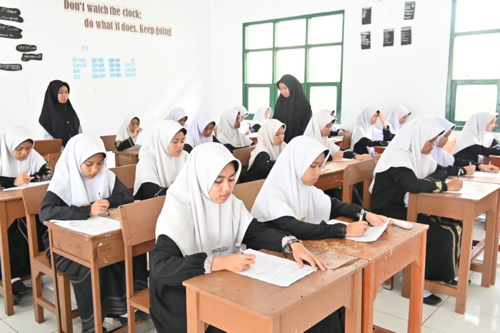 Santri Kelas 5 TMISiap Jadi Guru Darsul Idhafi