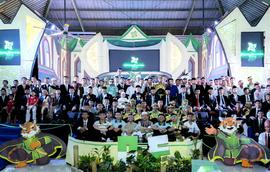 Santri Kelas 4 TMI Putra,Tunjukkan Jati DiriNusantara di Bhineka Tunggal Ika